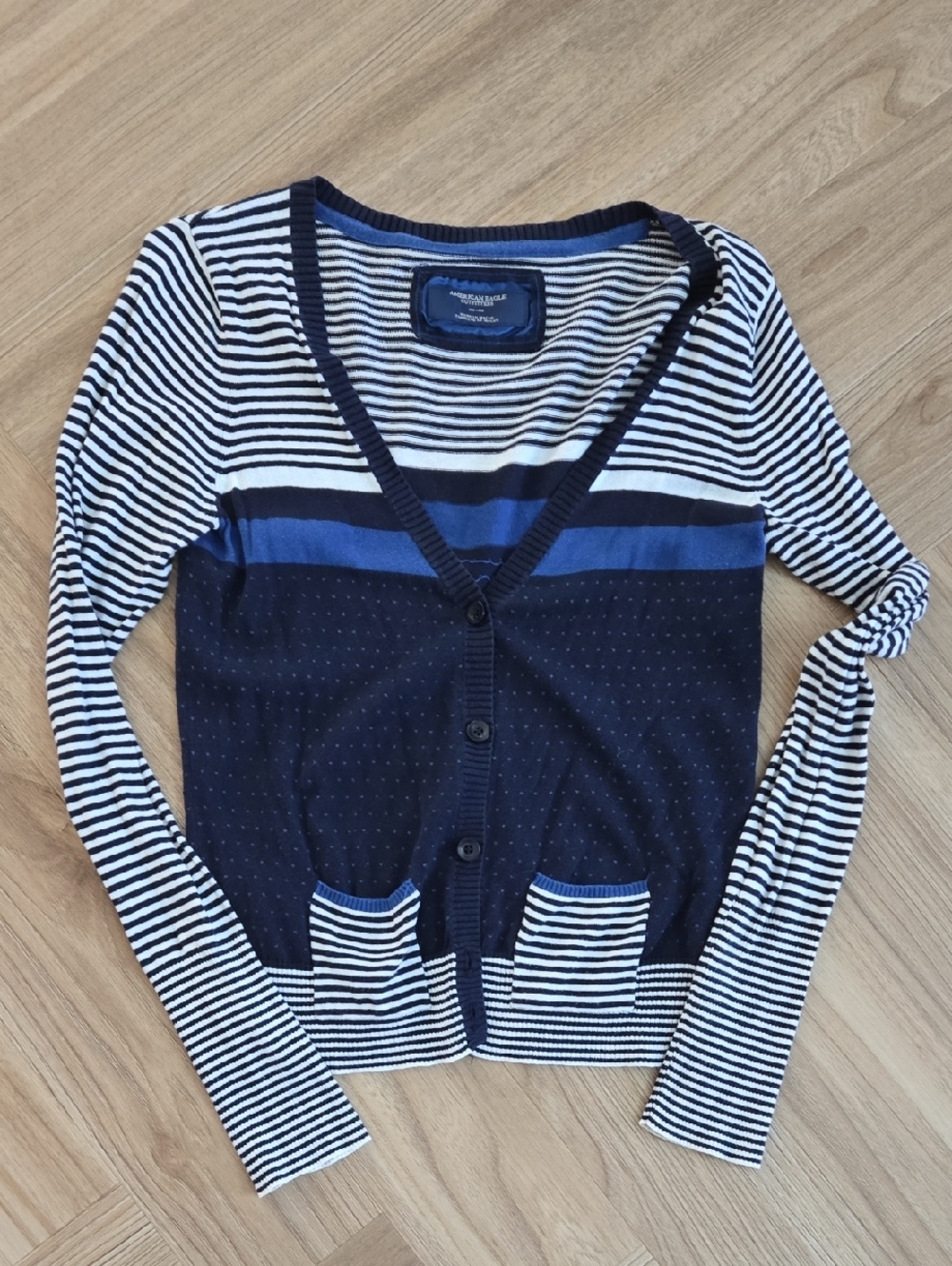 American Eagle Outfitters Cardigan Lightweight Small